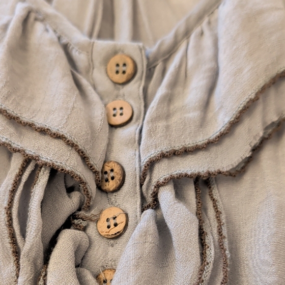 Mine Ruffled Gray Blouse - Picture 2 of 6